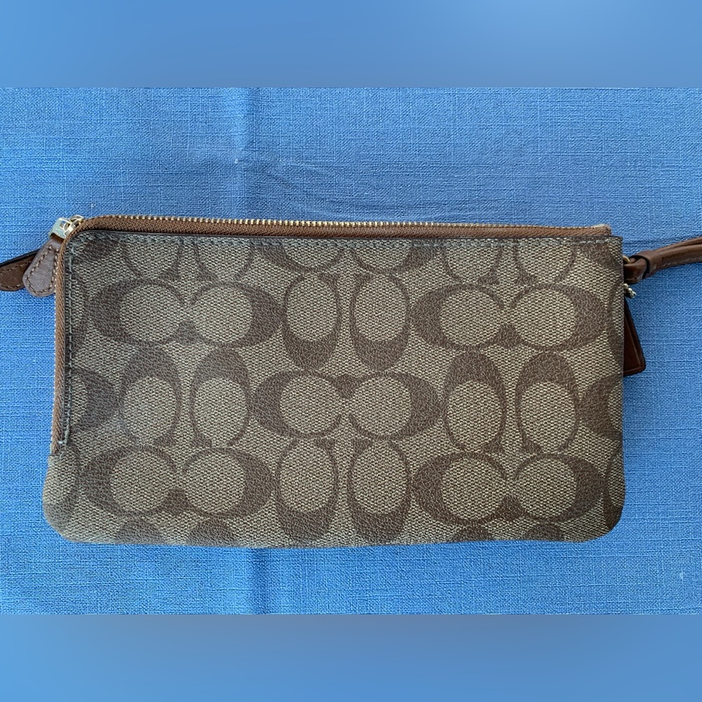 NWT BRAND NEW Coach leather wristlet classic C brown tan color - Picture 2 of 9